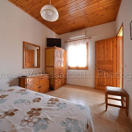 Sotiris Sea View Apartment Гайос Екстериор снимка