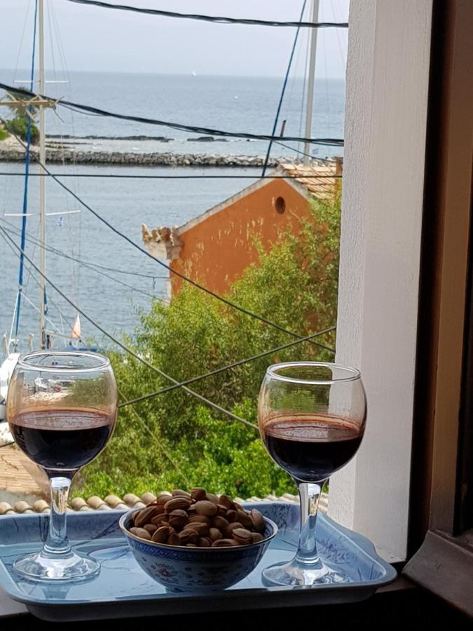 Sotiris Sea View Apartment Гайос Екстериор снимка
