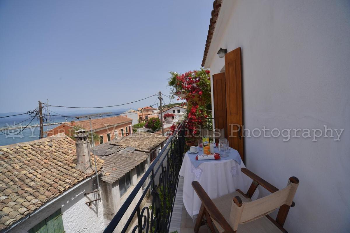 Sotiris Sea View Apartment Гайос Екстериор снимка
